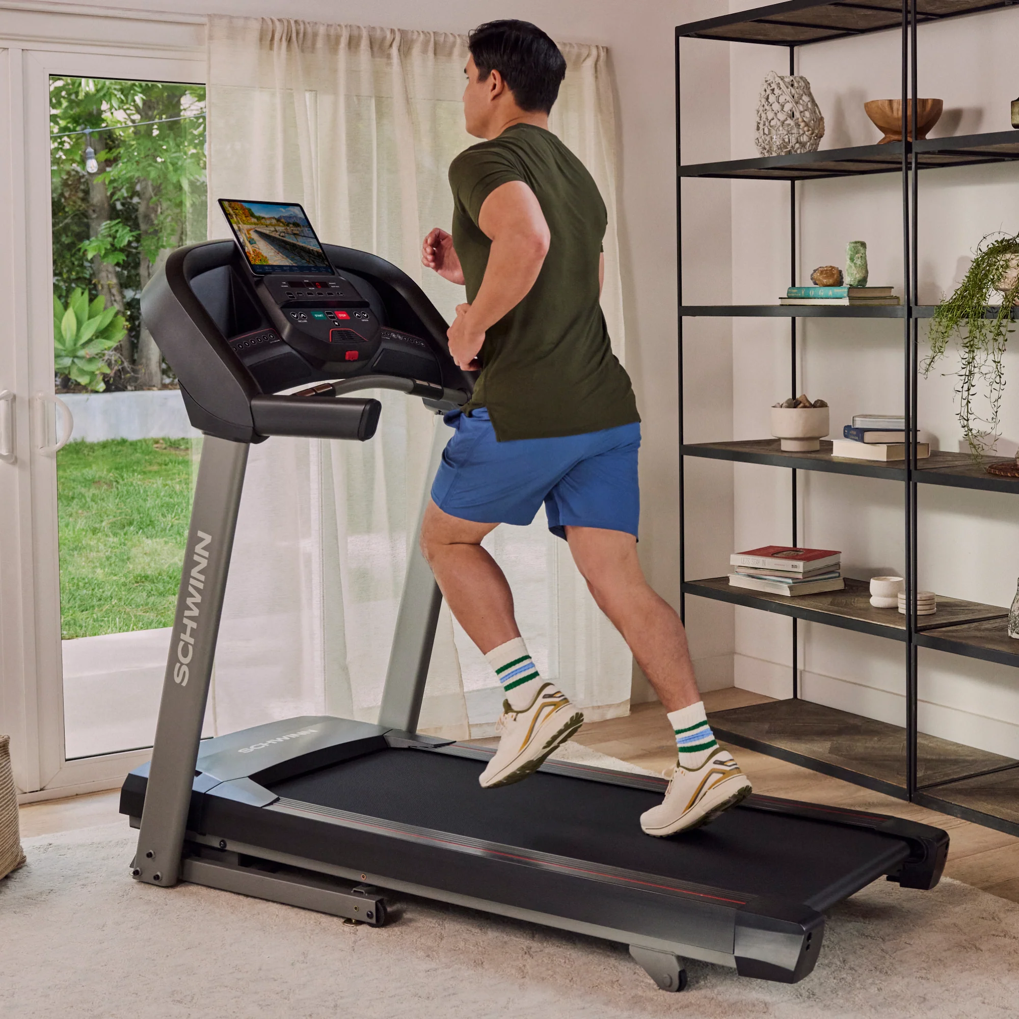 Schwinn SFT4.1 Treadmill - Image 4